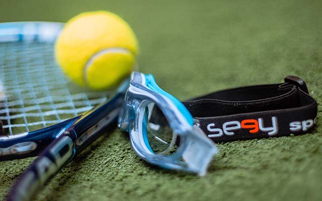 Niños usando lentes Seey Sport