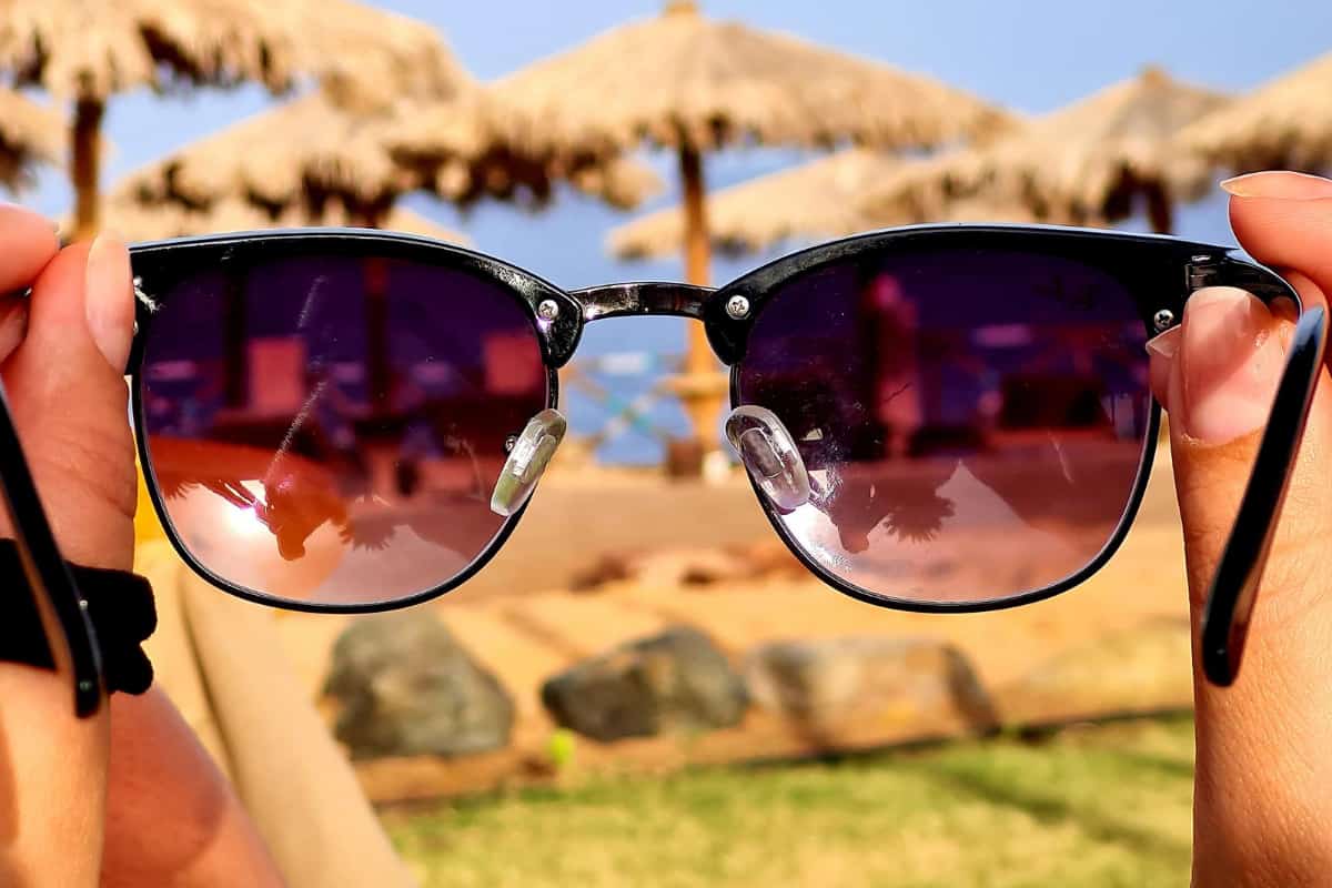 revisar lentes de sol