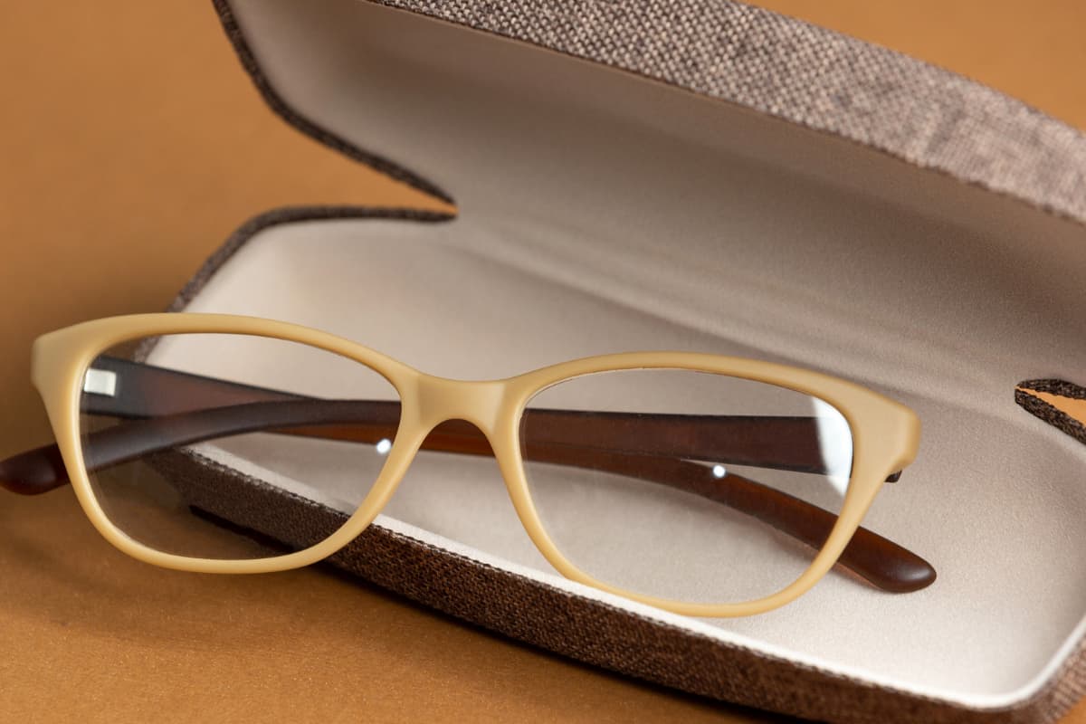 estuche para guardar gafas