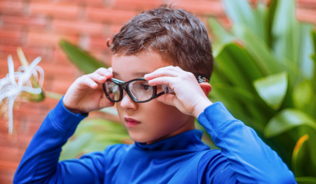 Lentes deportivos para niños: Estilo y protección en movimiento - Seey  eyewear