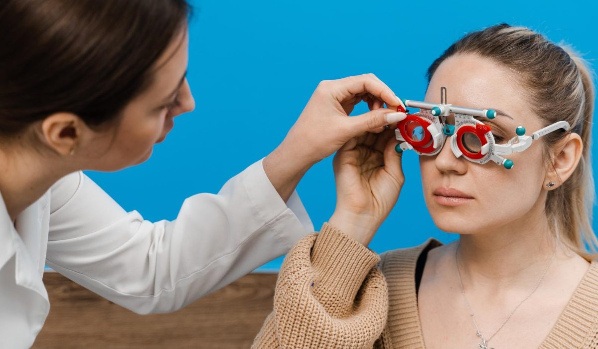 Lentes para Estrabismo: ¿Cómo saber si necesitas lentes convencionales o lentes prismáticos?