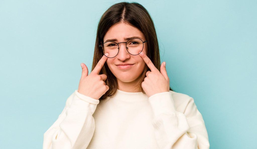 Lentes para Estrabismo: ¿Cómo saber si necesitas lentes convencionales o lentes prismáticos?