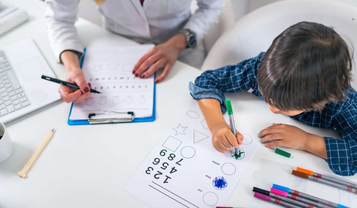 7 Beneficios de cuidar la visión de los niños al iniciar el año escolar